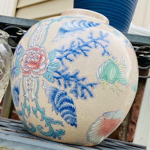 Gorgeous Old Vase-Asian Style, Globe Shaped, Pastel Blues, Green, Peach, Yellow - Picture 4 of 16
